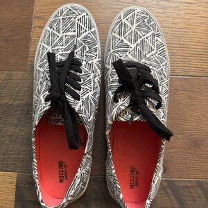 Mossimo Supply Co Patterned Lace-Up Sneakers in Black and White – Women's Size 1